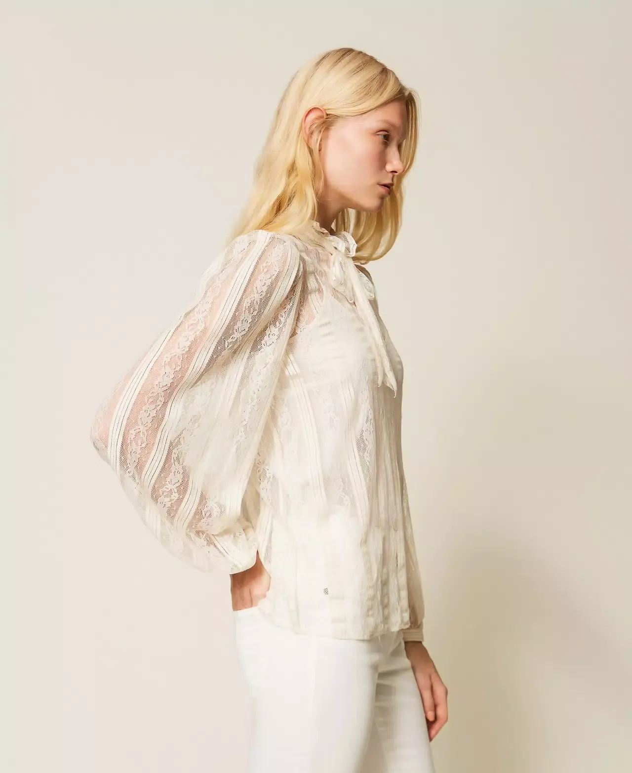 BLUSA ENCAJE TW