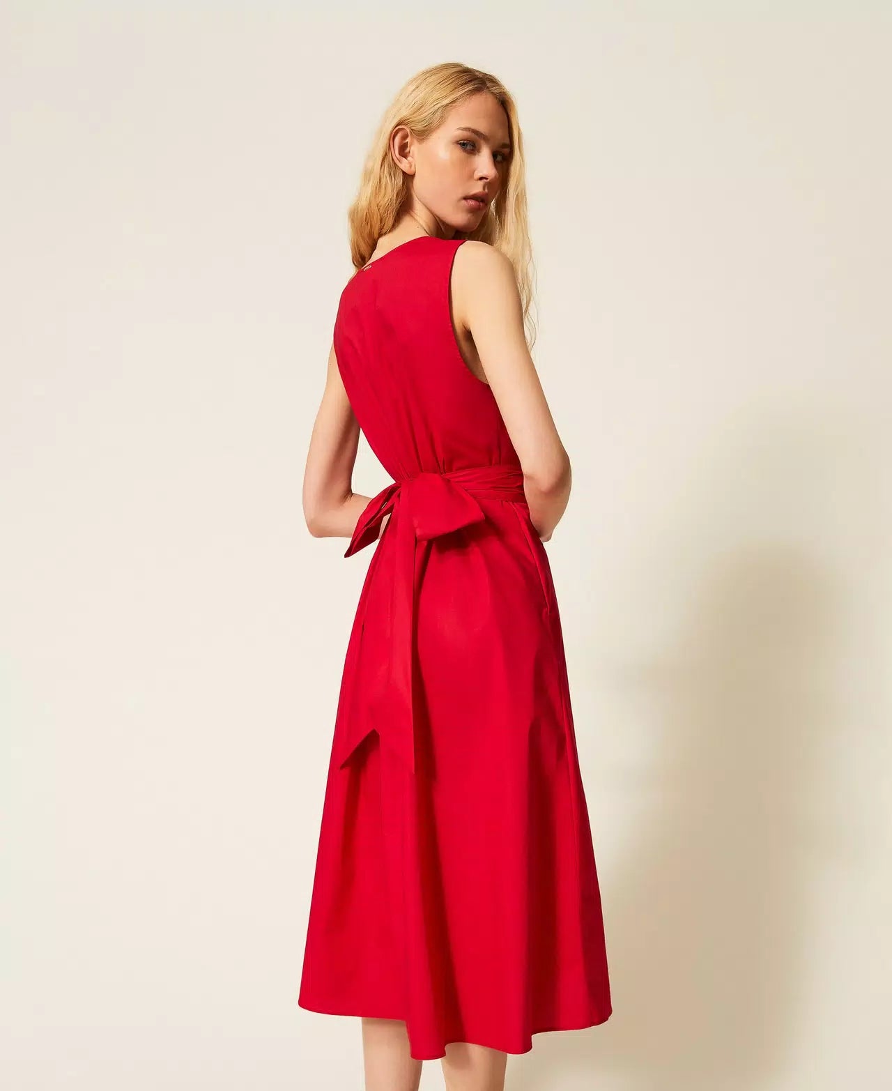 VESTIDO V