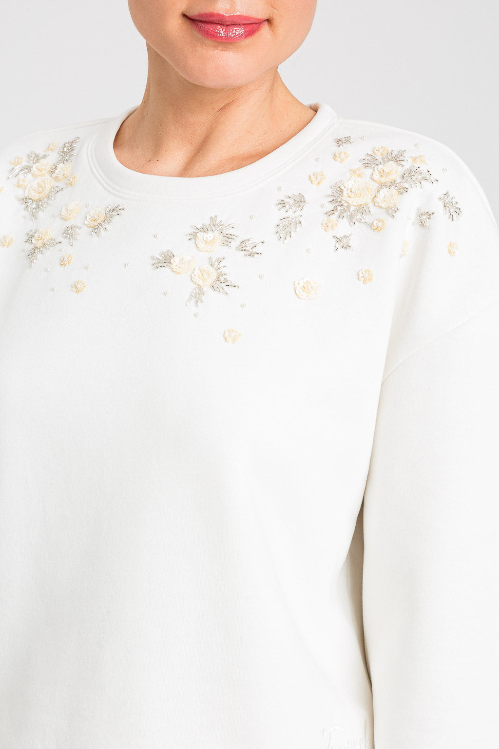 SUDADERA FLORES PASAMANERÍA