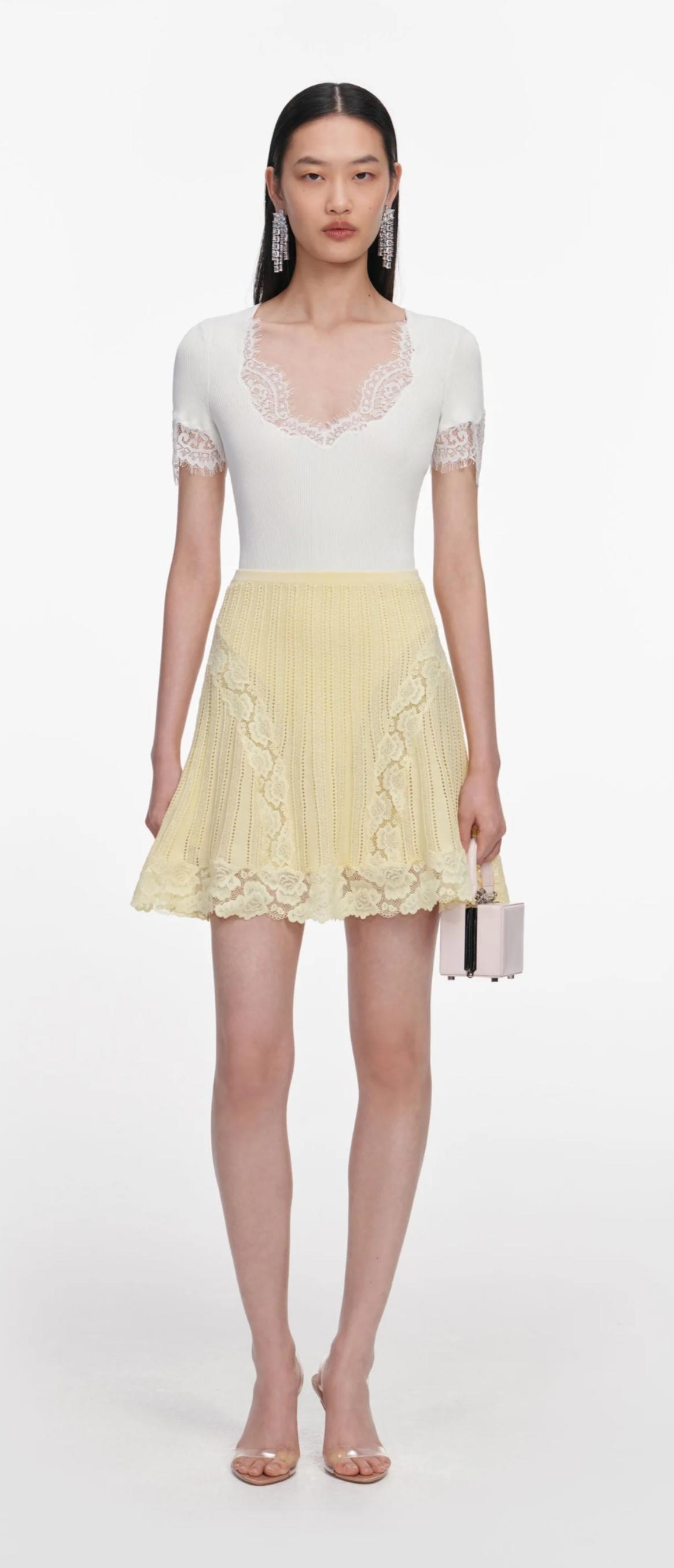 MINIFALDA CALADA