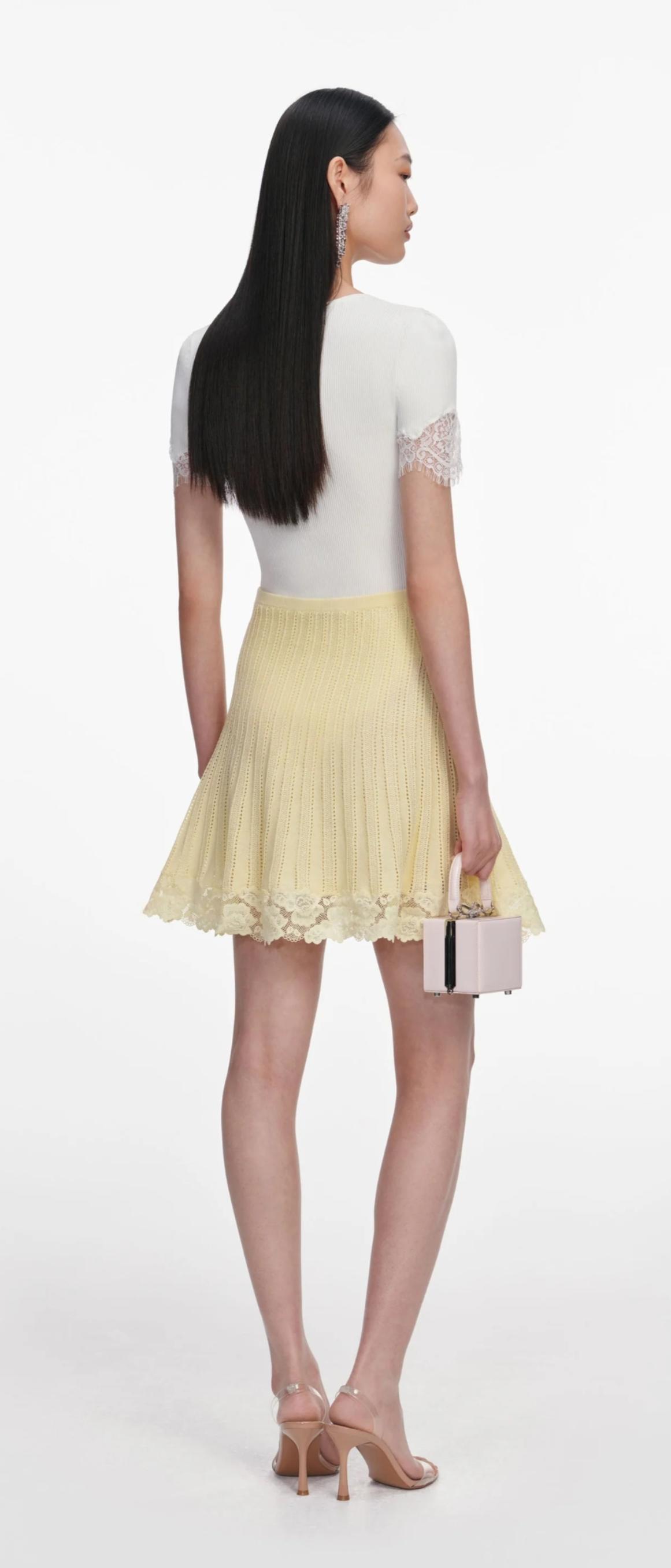 MINIFALDA CALADA