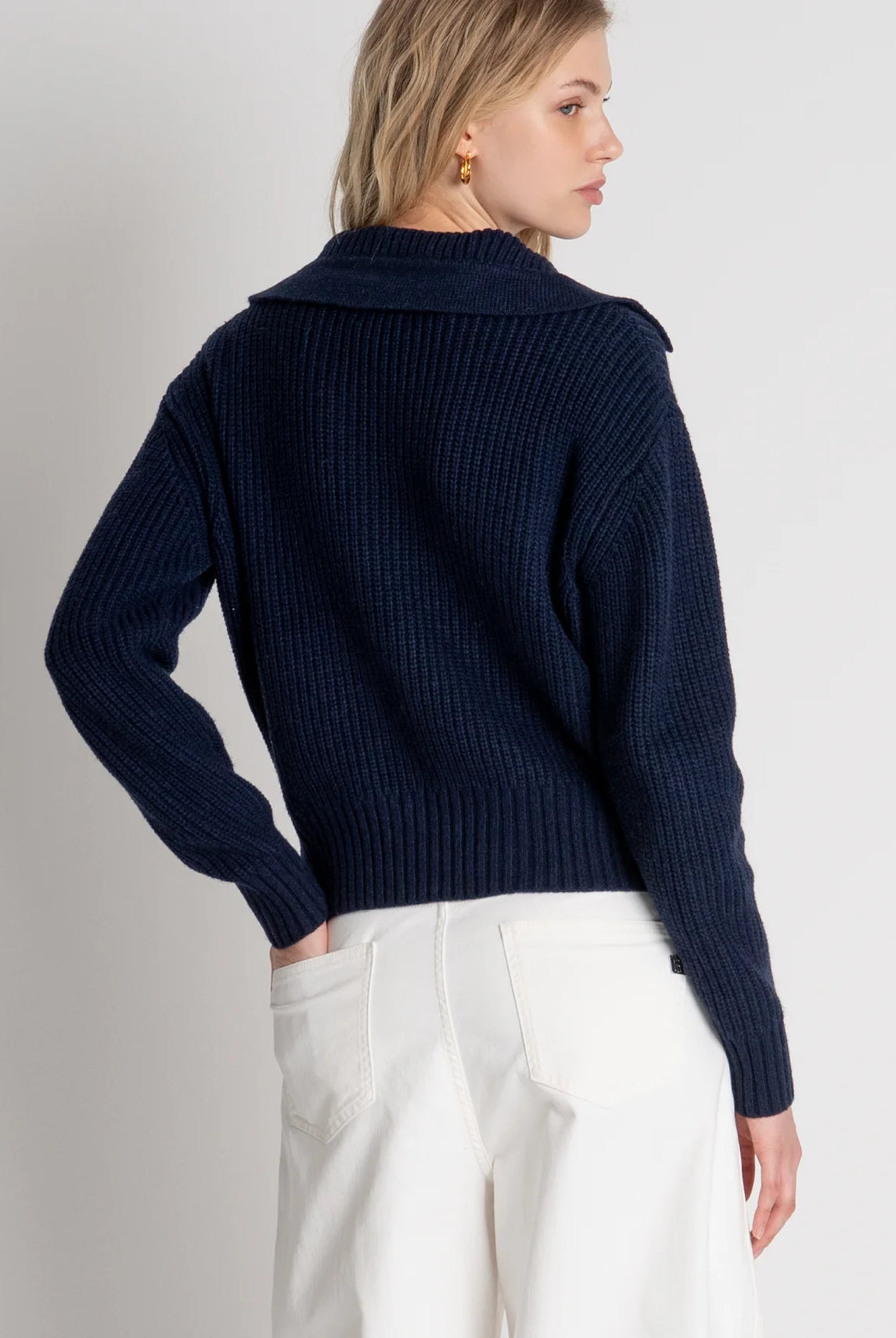 JERSEY CUELLO BRILLO
