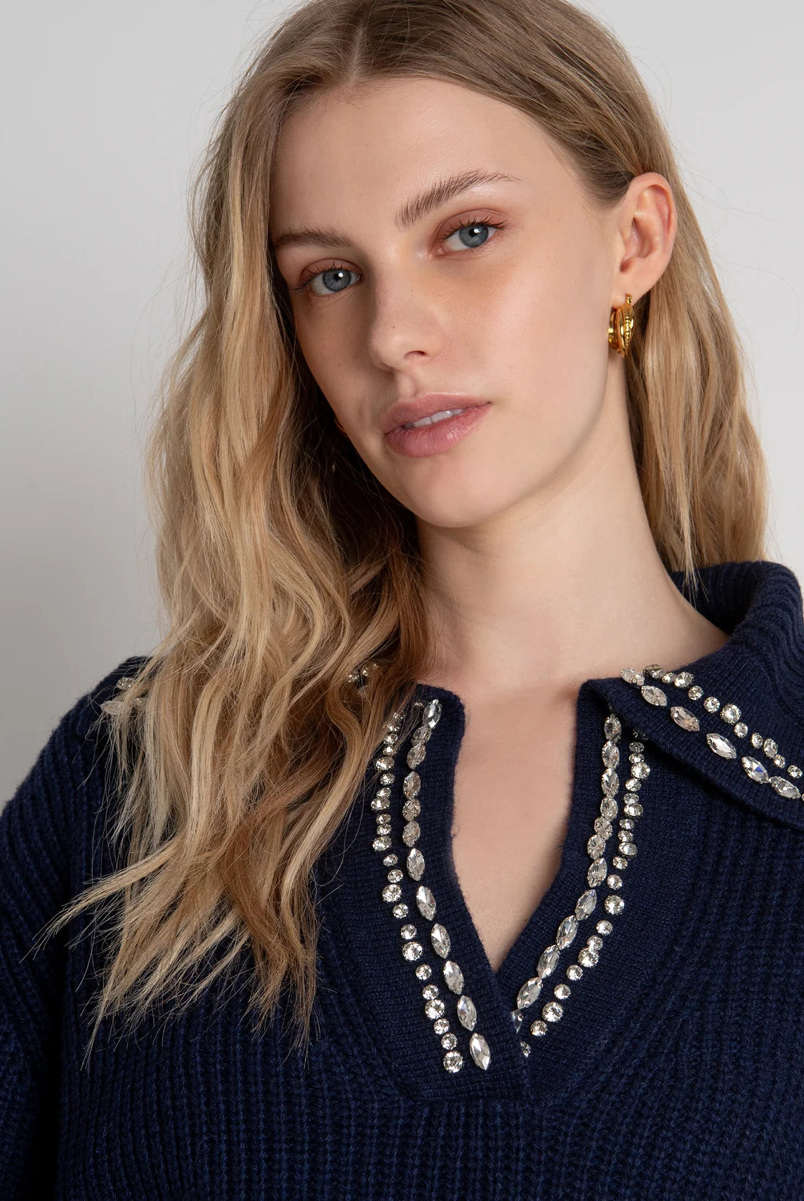 JERSEY CUELLO BRILLO