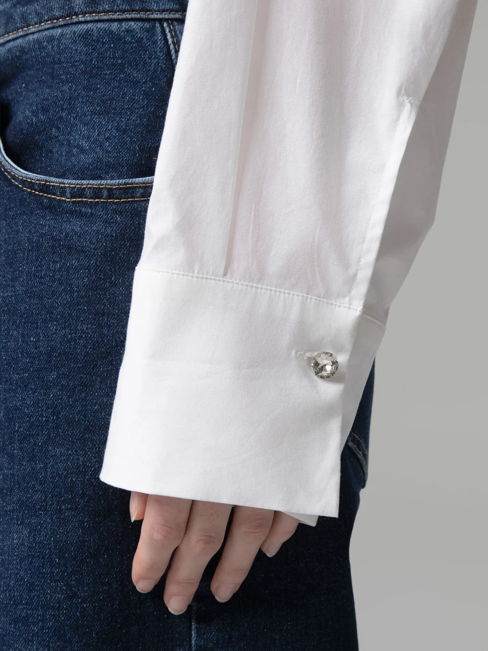 CAMISA REGULAR CON LOGO STRASS