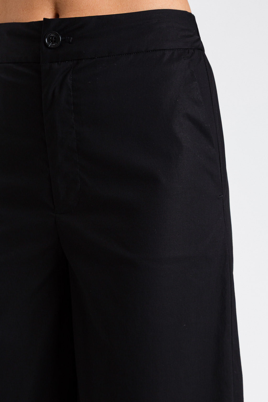 PANTALÓN NEGRO GOMA