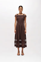 VESTIDO BAJO ENCAJE