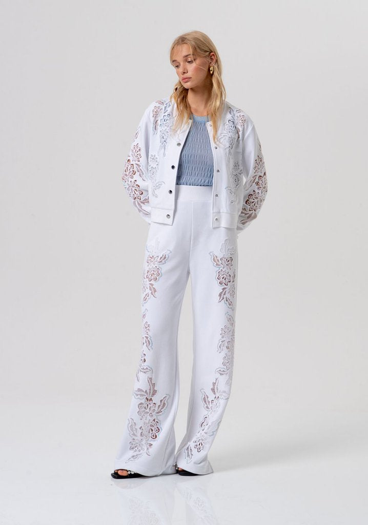 PANTALÓN BORDADO