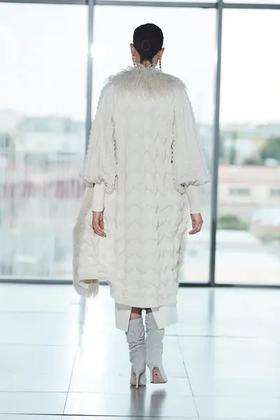 ABRIGO PELO OVERSIZE