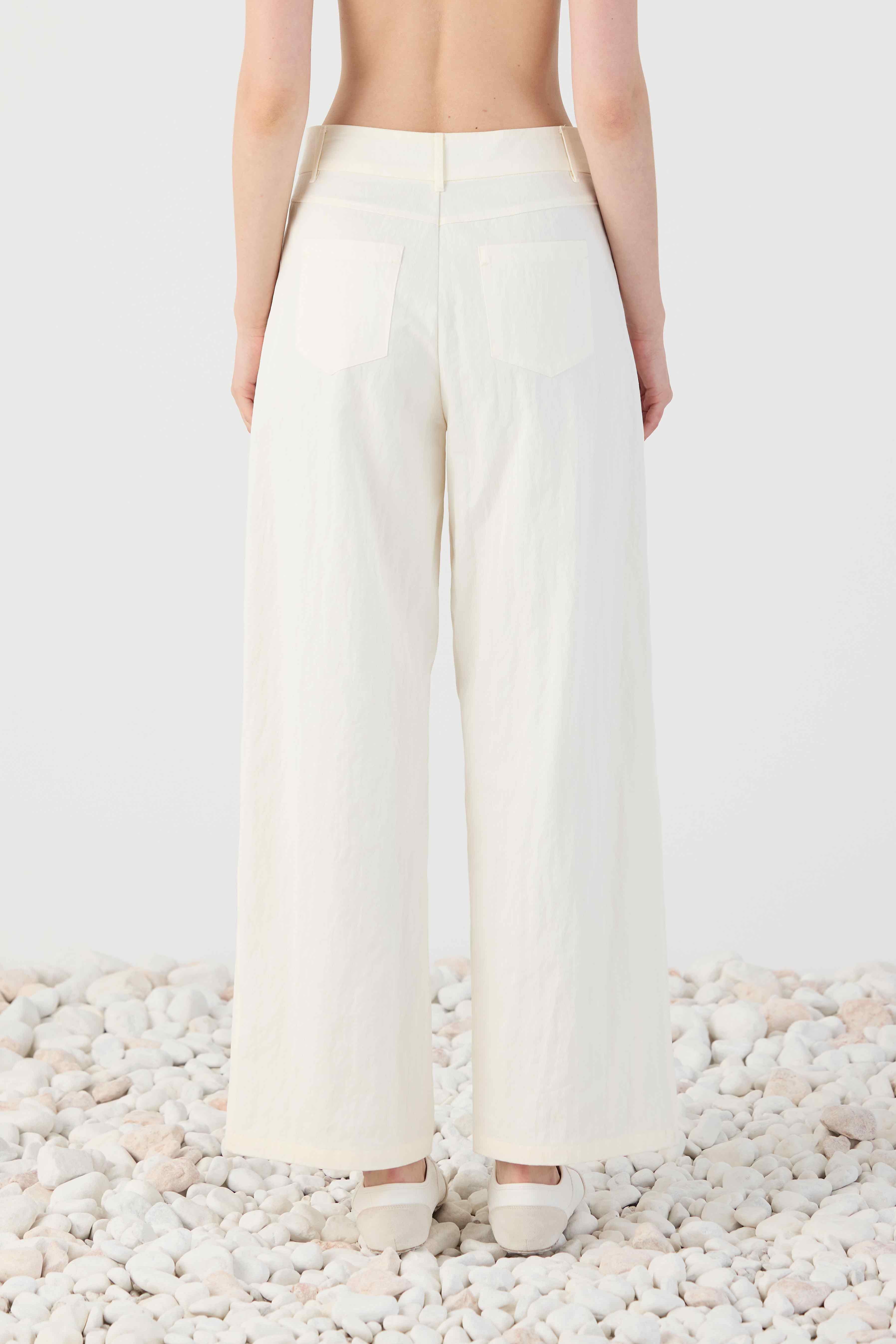 PANTALÓN COSTURAS