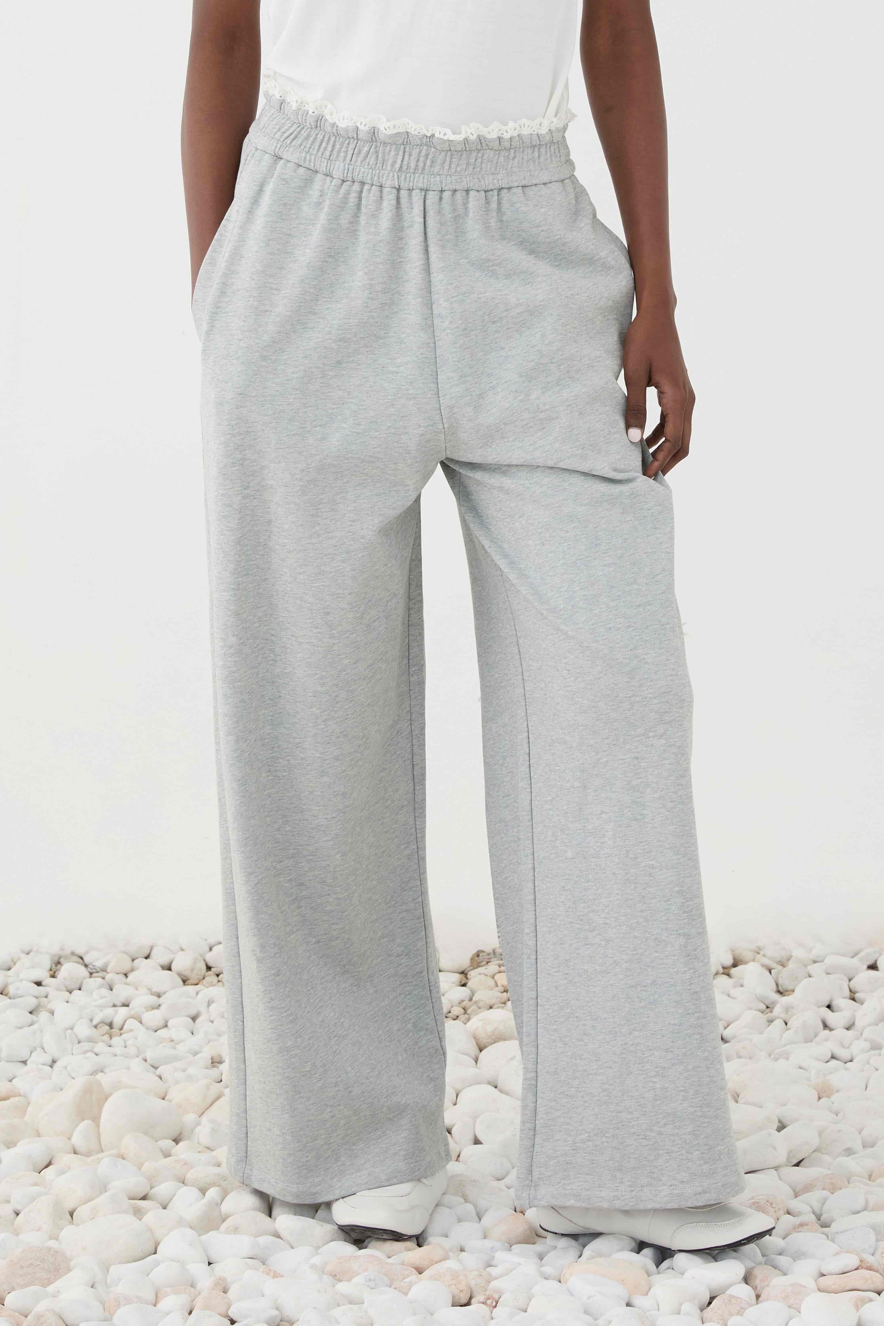PANTALÓN C/PUNTILLA