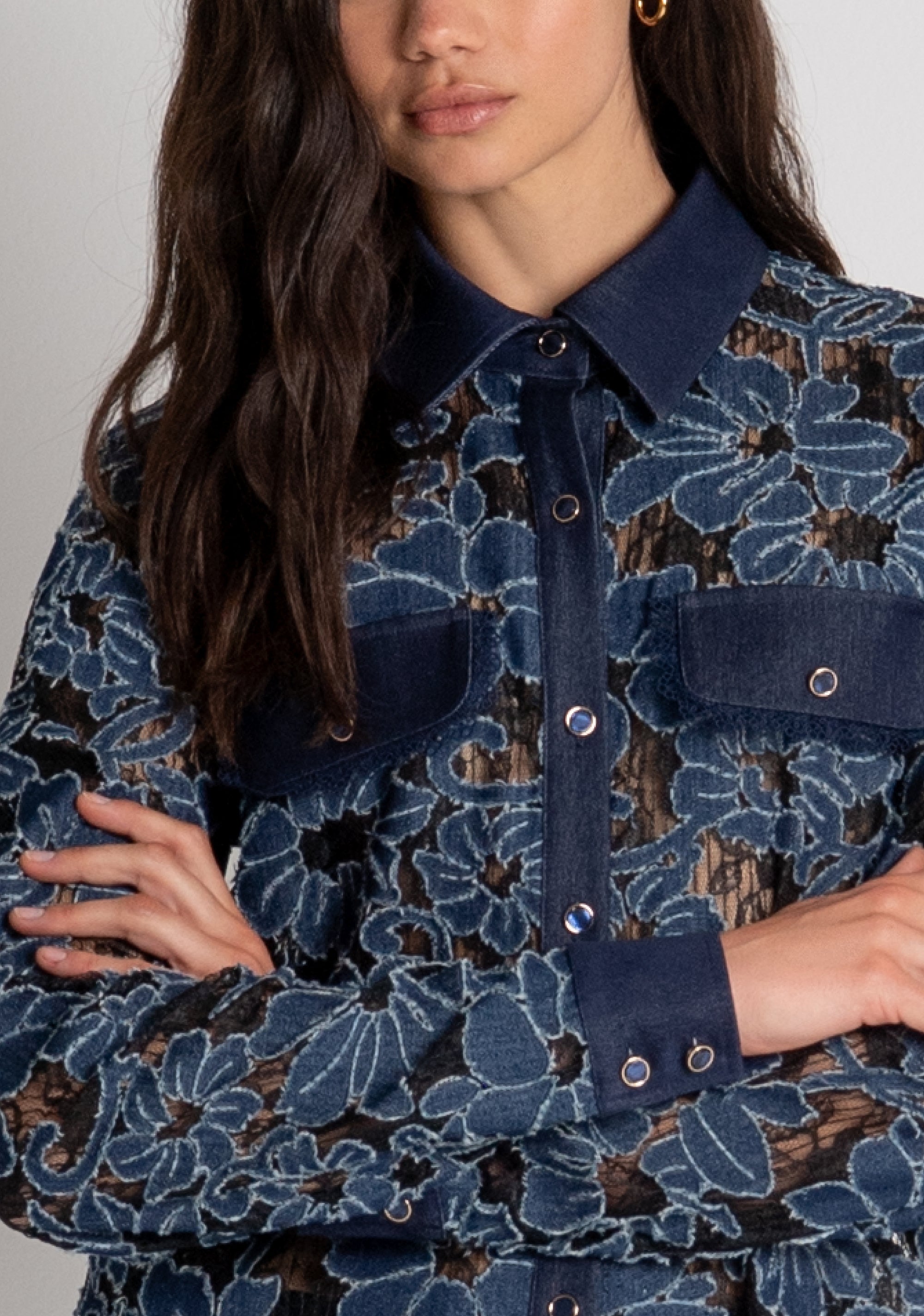 CAMISA FLORES ENCAJE