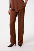 PANTALÓN FLUÍDO MARRÓN