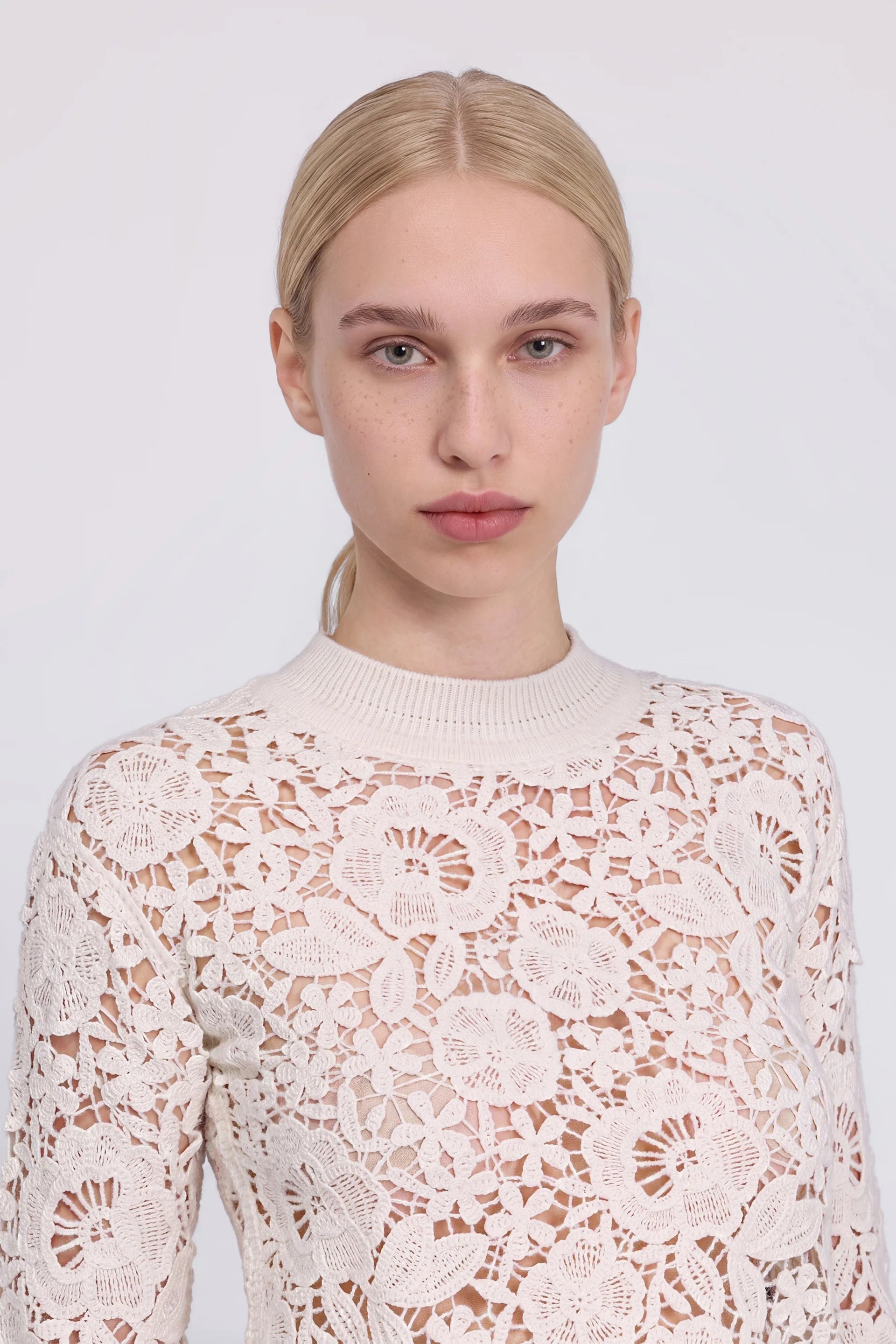 JERSEY BORDADO FLORES