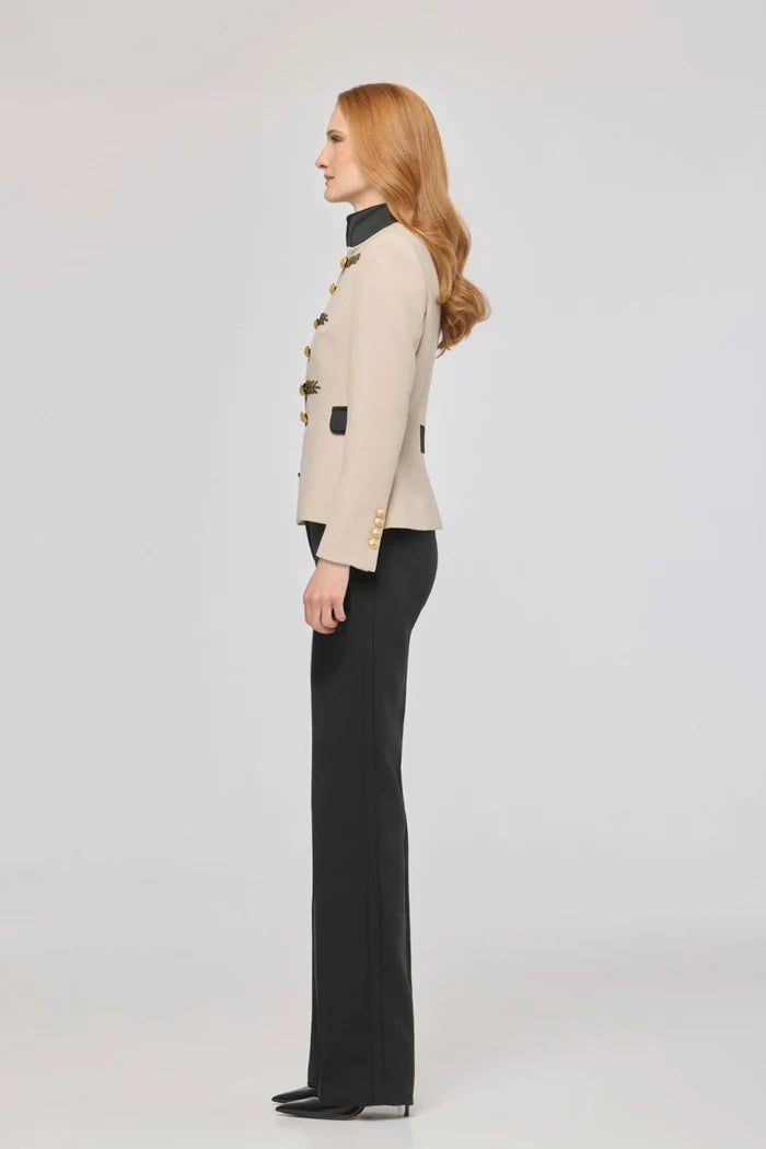 BLAZER CORTA BORDADA BEIGE RENATA