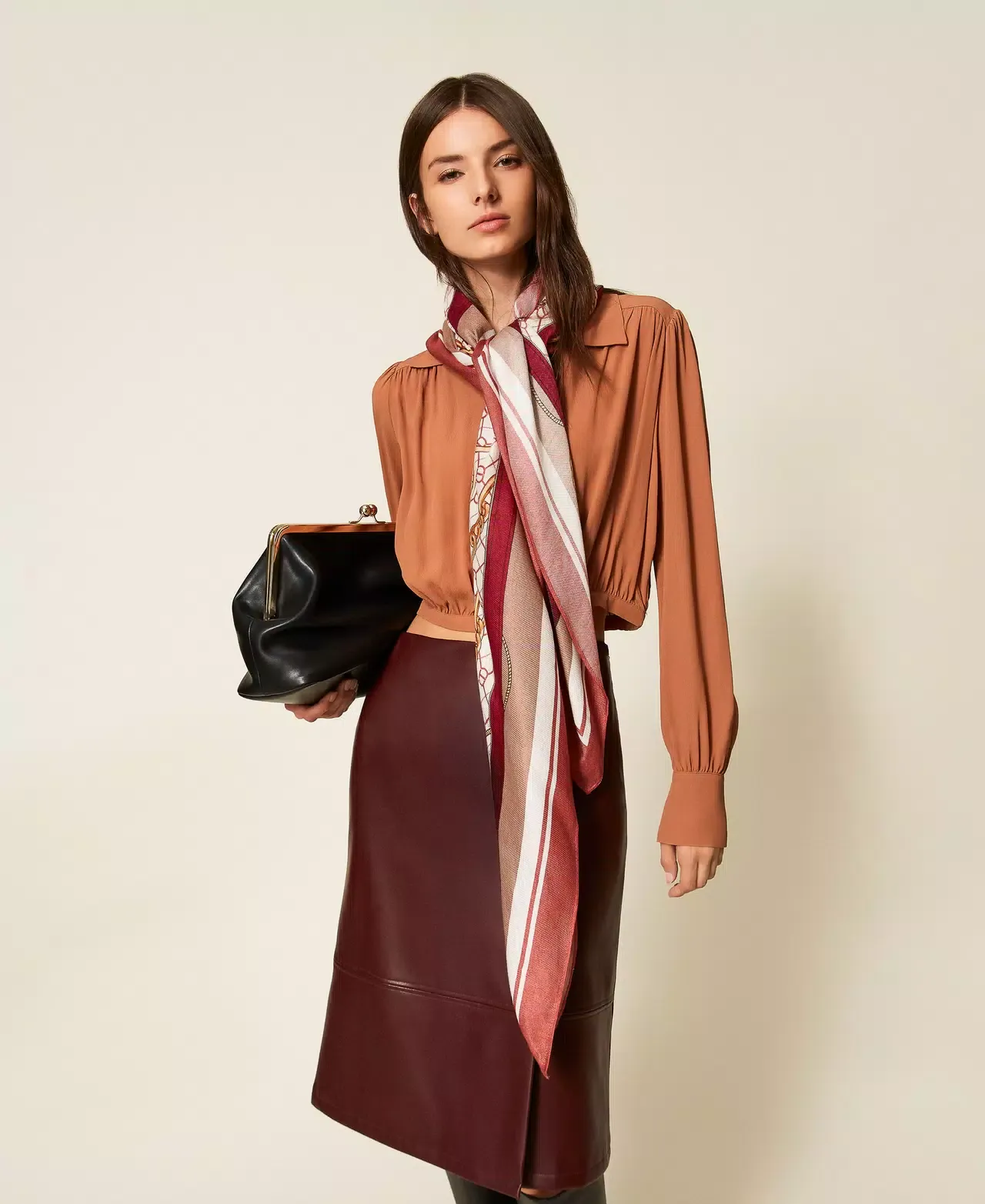 FOULARD OVAL