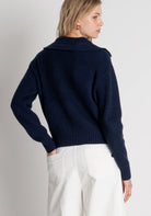 JERSEY CUELLO BRILLO