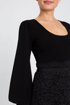 VESTIDO TROQUELADO