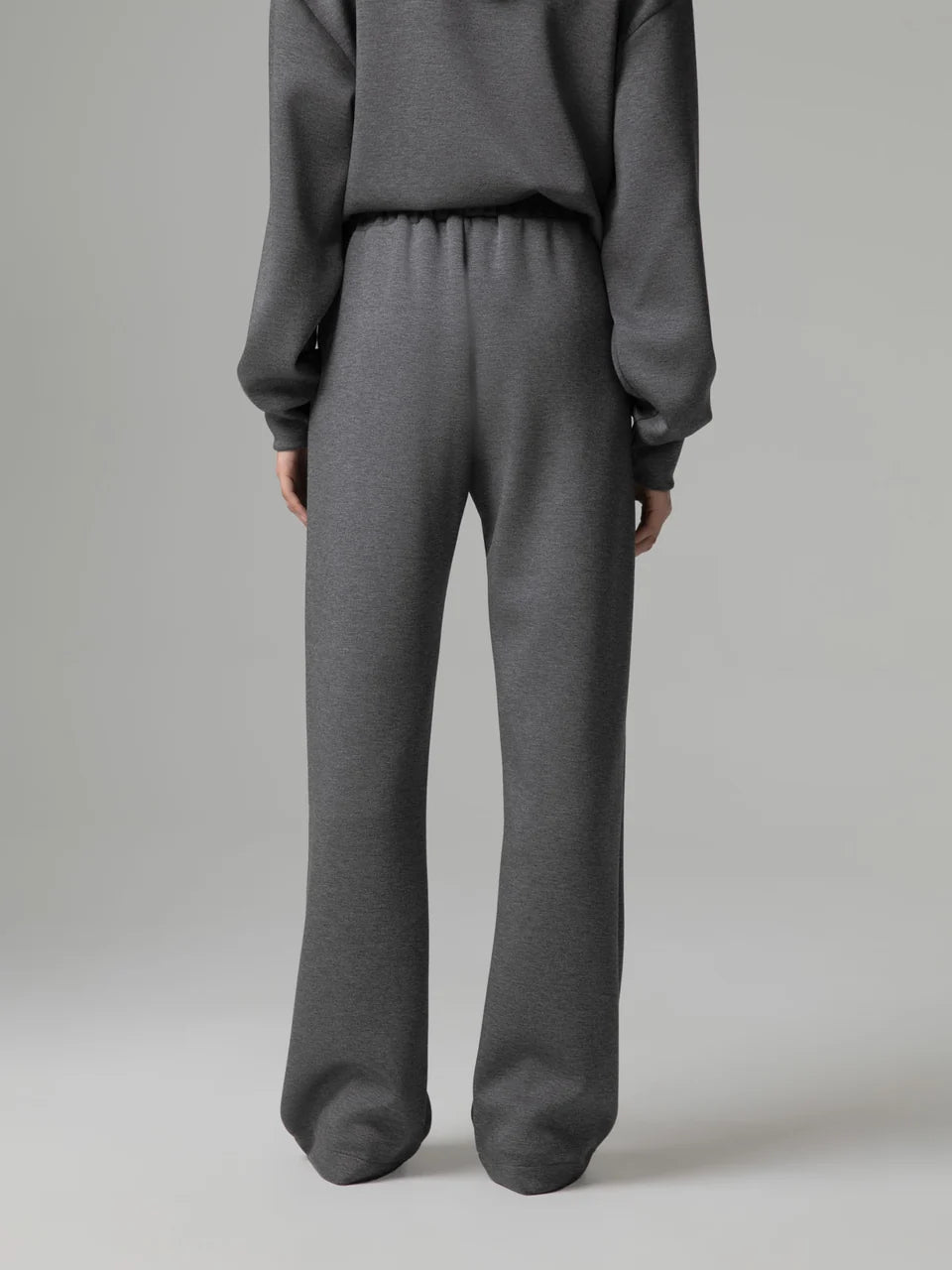 PANTALÓN JOGGER APLICACIÓN