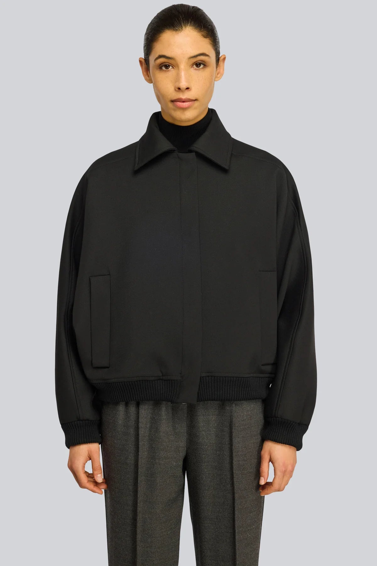 BOMBER CUELLO