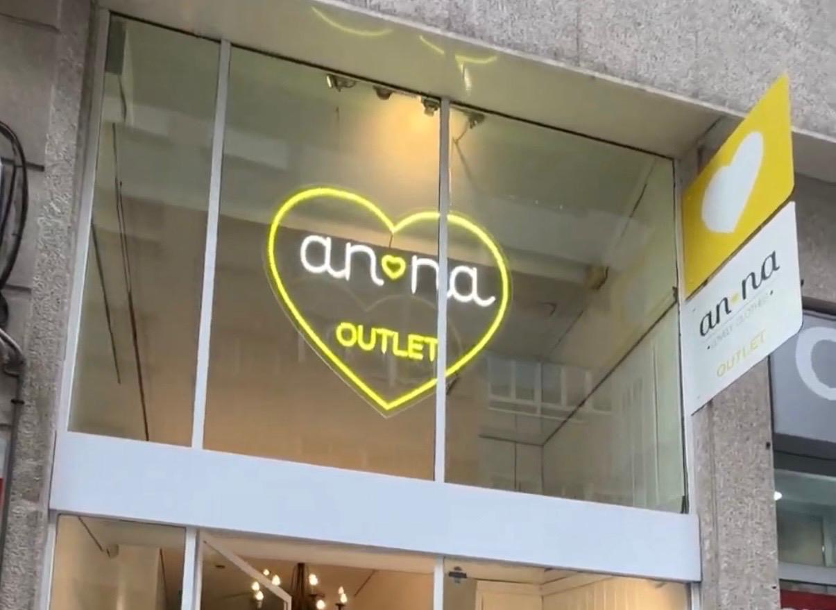 ANNA Lovely Clothes Outlet Vigo